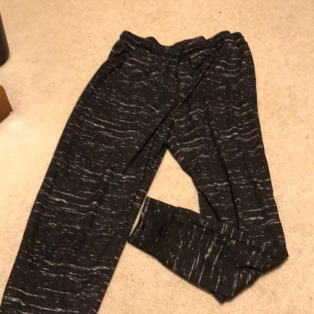 Sporty pants barely worn